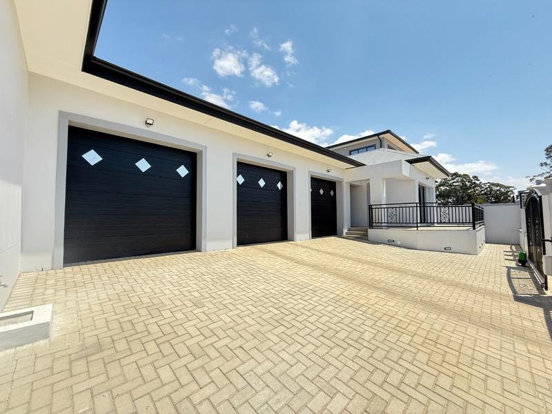 5 Bedroom Property for Sale in Tafelzicht Western Cape